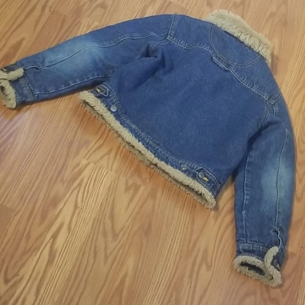 Vgt Amy Byer of California jean jacket‎ 10/12
